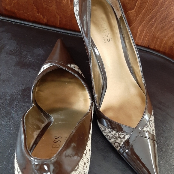 Guess by Marciano Ladies Patent logo Pump - Picture 8 of 10